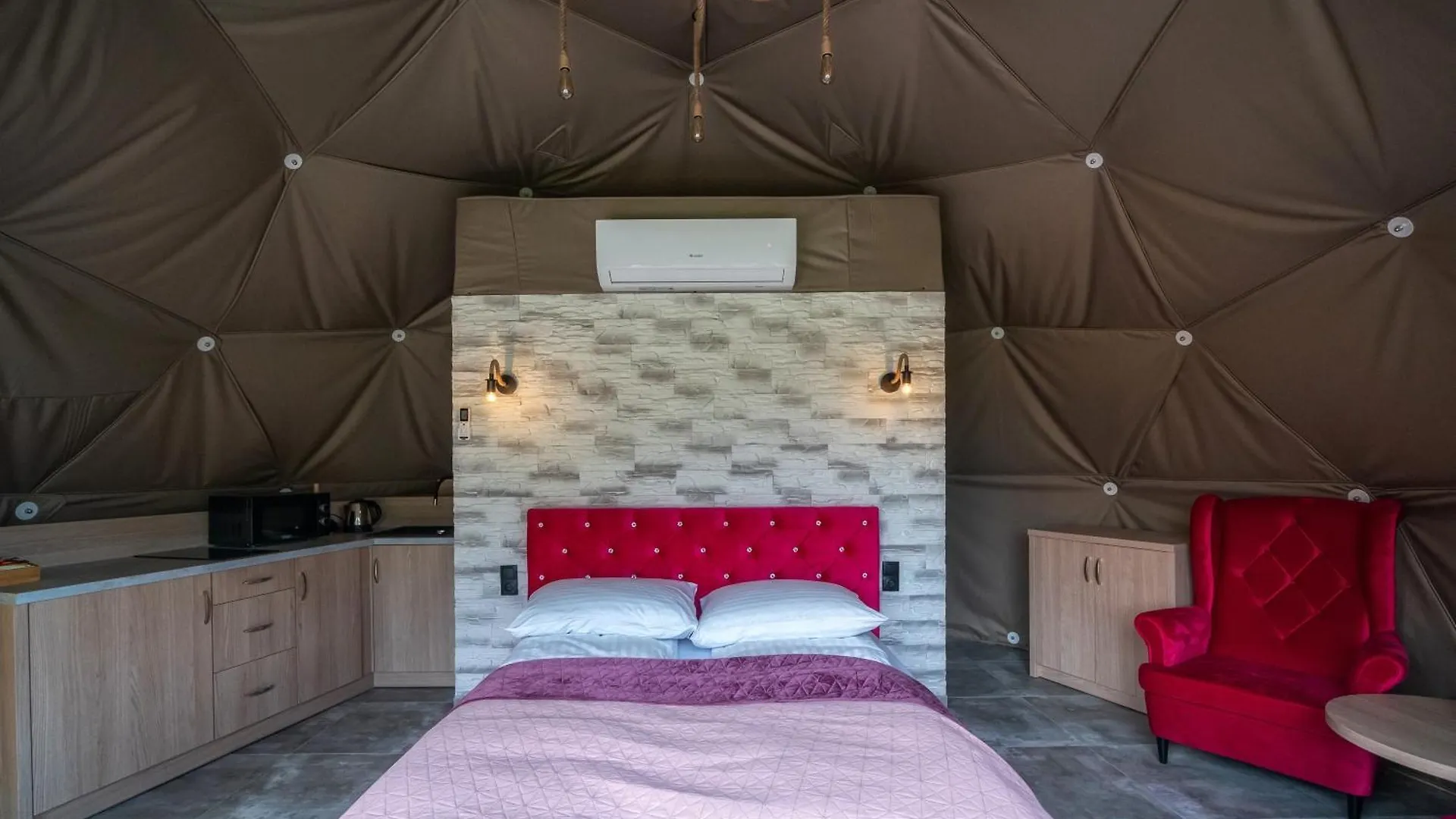 Hotel Diamond Glamp & Jacuzzi Zakopane 0*,  Polsko