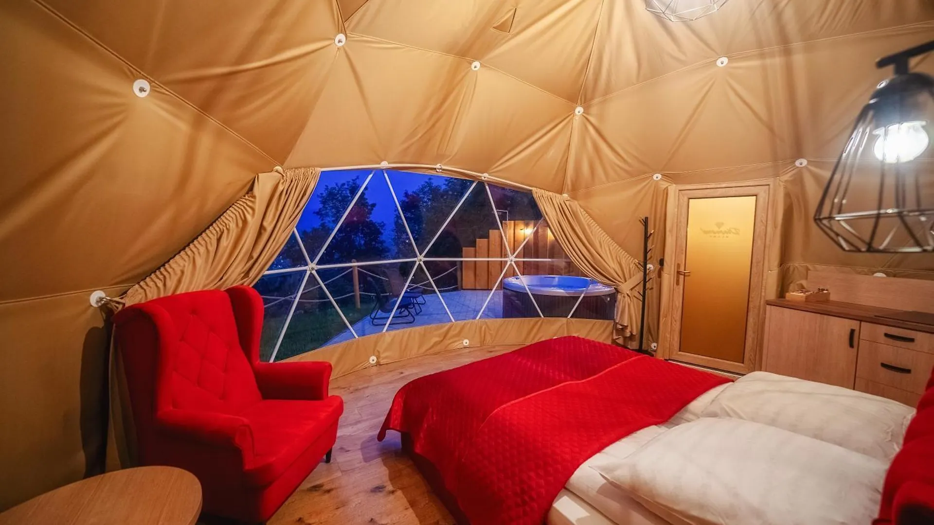 Luxusní stan Hotel Diamond Glamp & Jacuzzi Zakopane