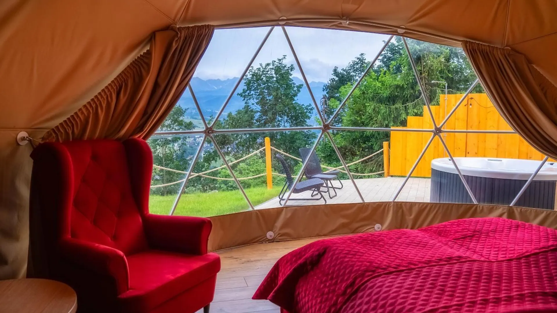 Hotel Diamond Glamp & Jacuzzi Zakopane 0*,  Polsko