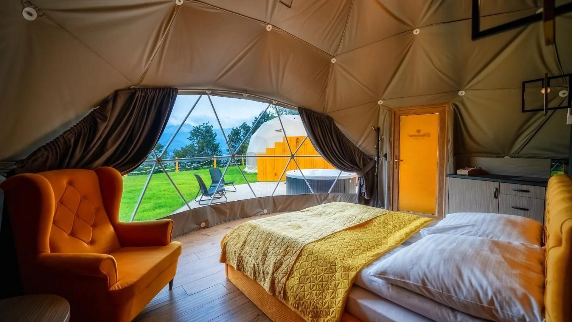 Luxusní stan Hotel Diamond Glamp & Jacuzzi Zakopane