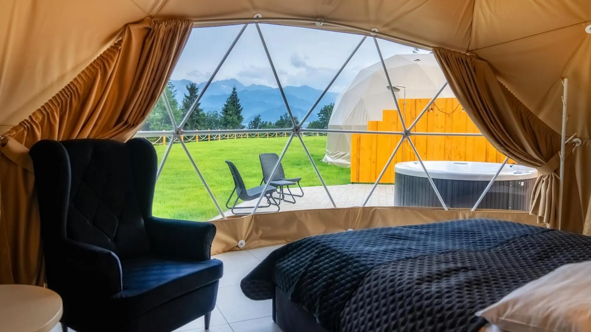 Hotel Diamond Glamp & Jacuzzi Zakopane 0*,  Polsko