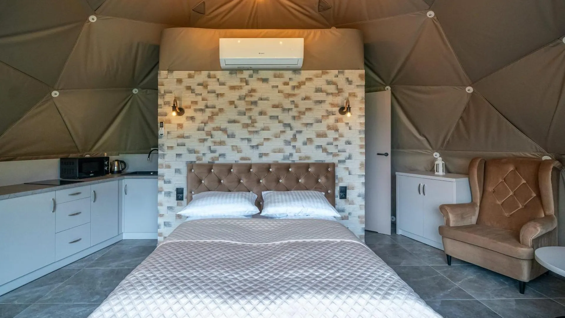 Hotel Diamond Glamp & Jacuzzi Zakopane 0*,  Polsko