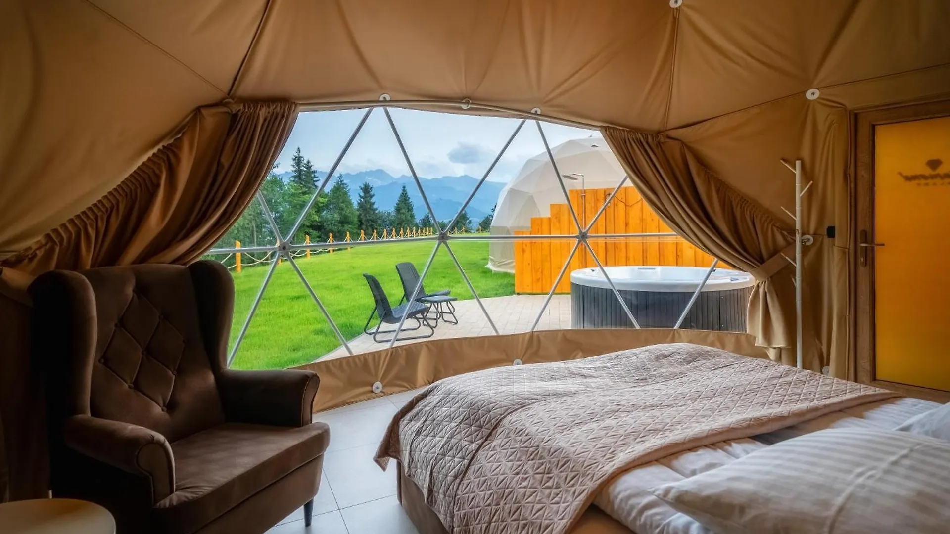 Luxusní stan Hotel Diamond Glamp & Jacuzzi Zakopane Polsko